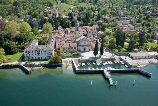 Hamlet_Lake_Como