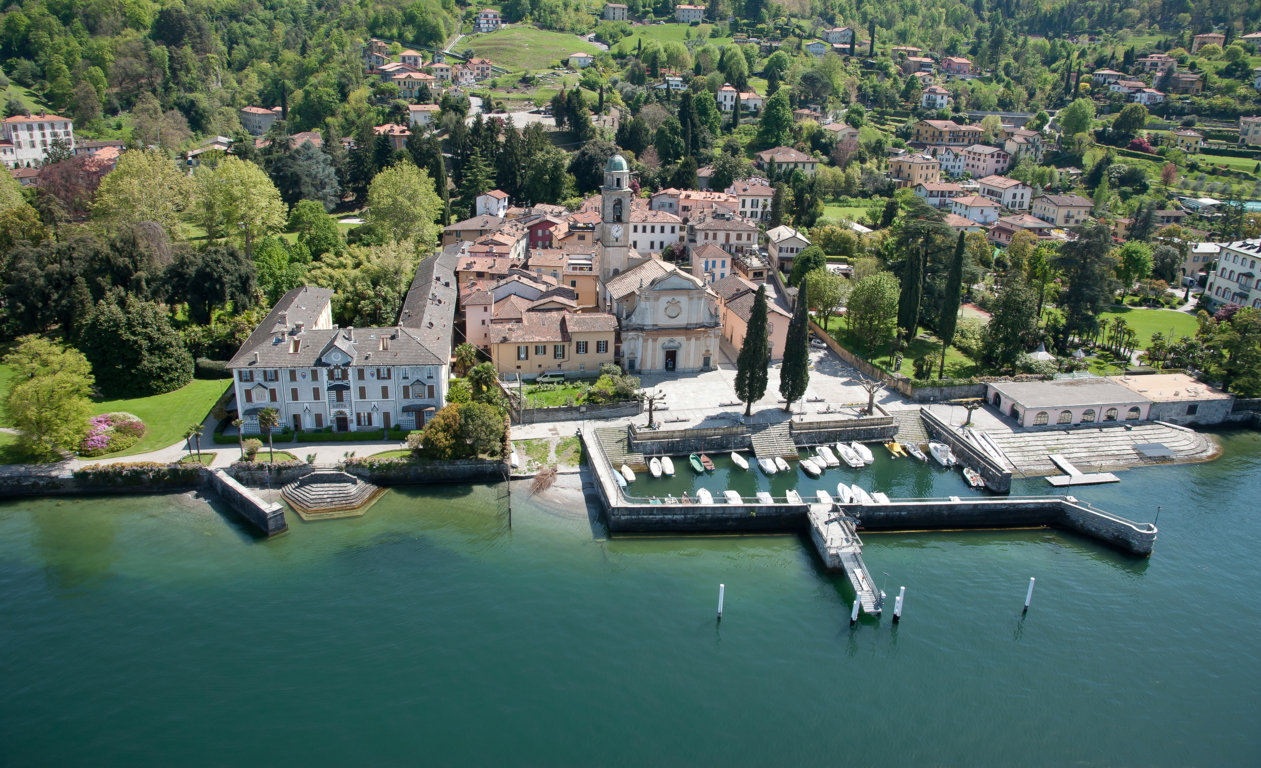 Hamlet_Lake_Como